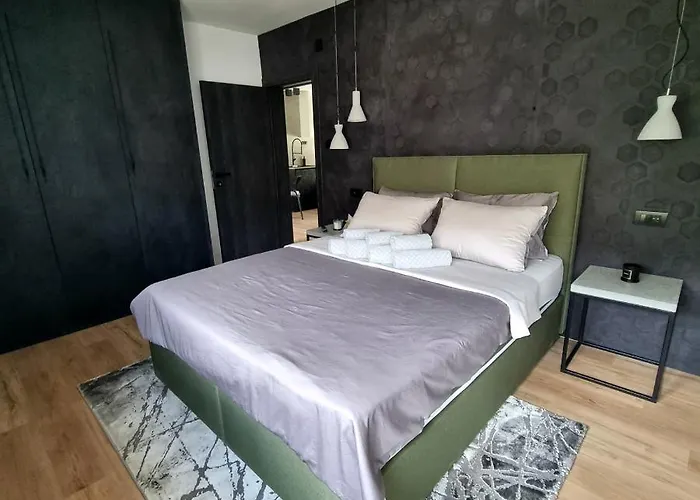 Apartment Black